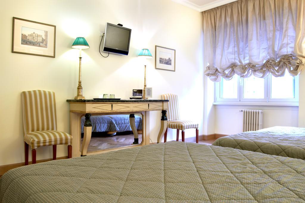 Domus Cavour Bed & Breakfast 3*